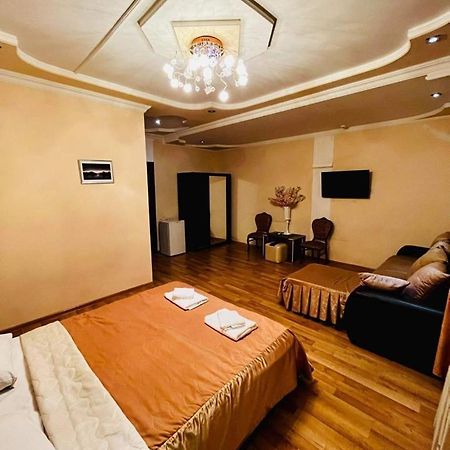 Lux Palace Hotel Kutaisi Dış mekan fotoğraf