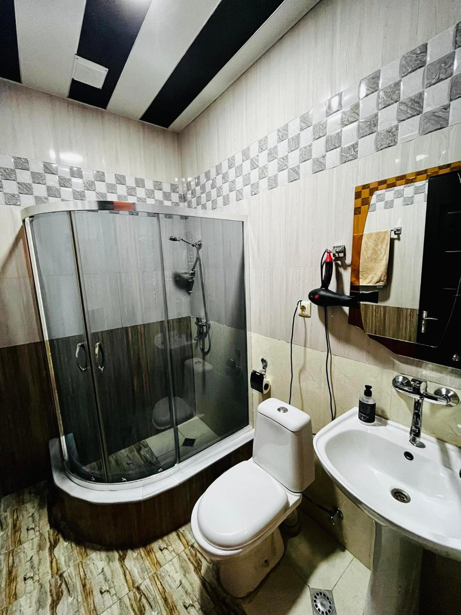 Lux Palace Hotel Kutaisi Dış mekan fotoğraf