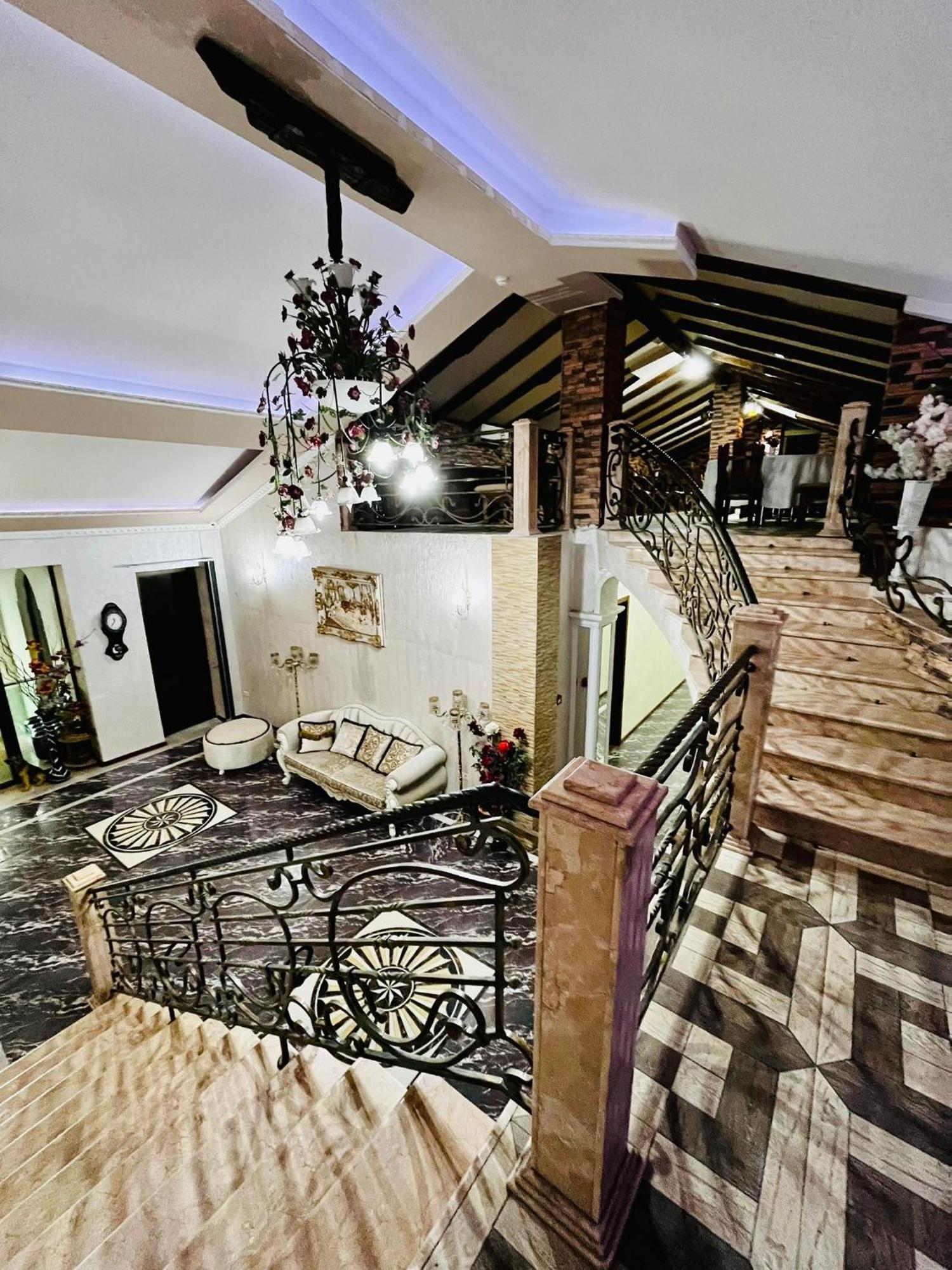 Lux Palace Hotel Kutaisi Dış mekan fotoğraf