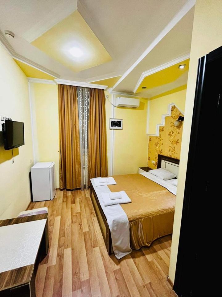 Lux Palace Hotel Kutaisi Dış mekan fotoğraf