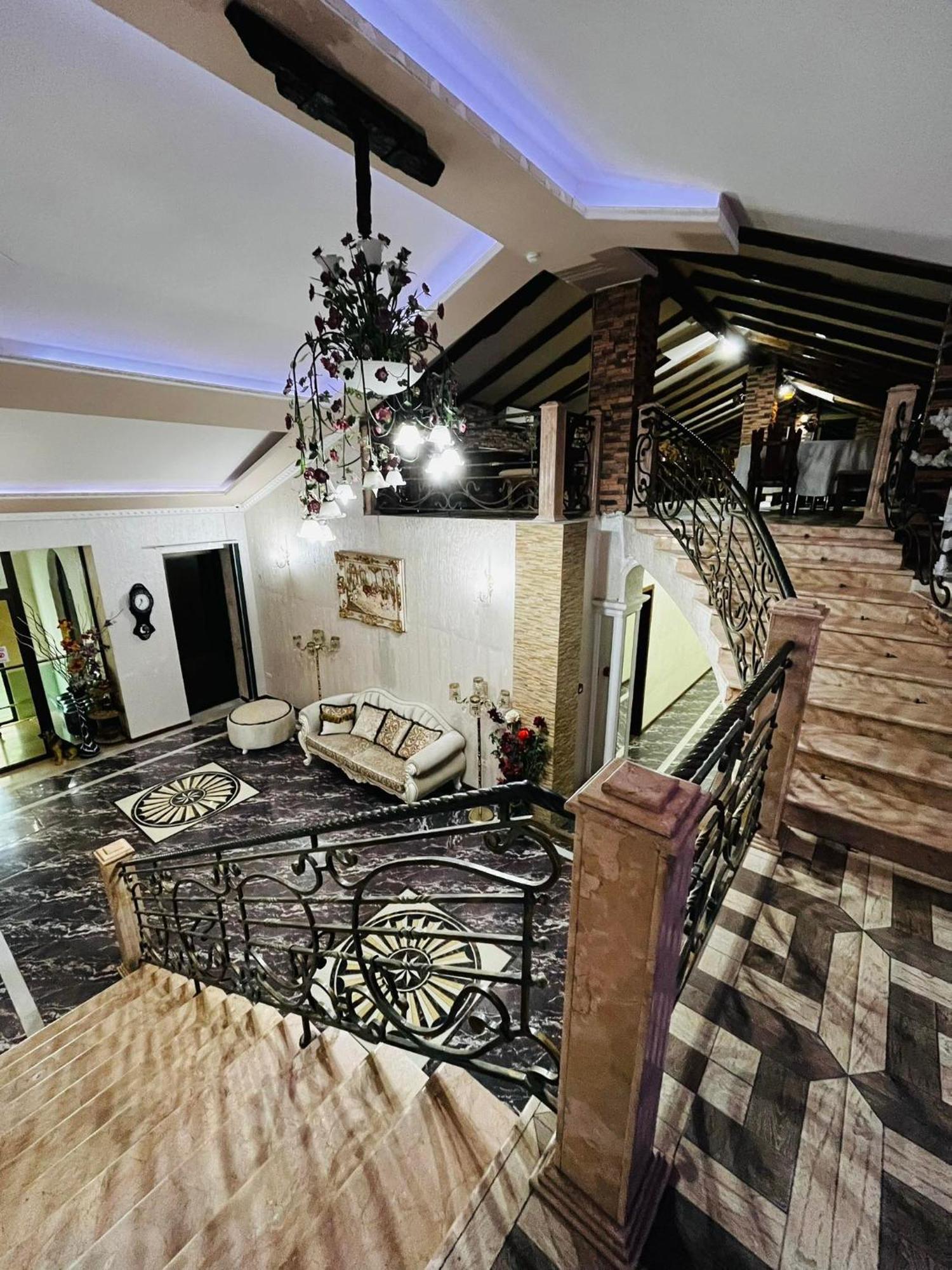Lux Palace Hotel Kutaisi Dış mekan fotoğraf
