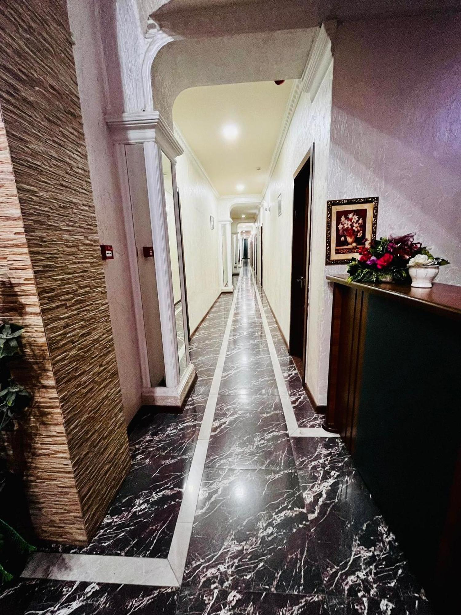 Lux Palace Hotel Kutaisi Dış mekan fotoğraf